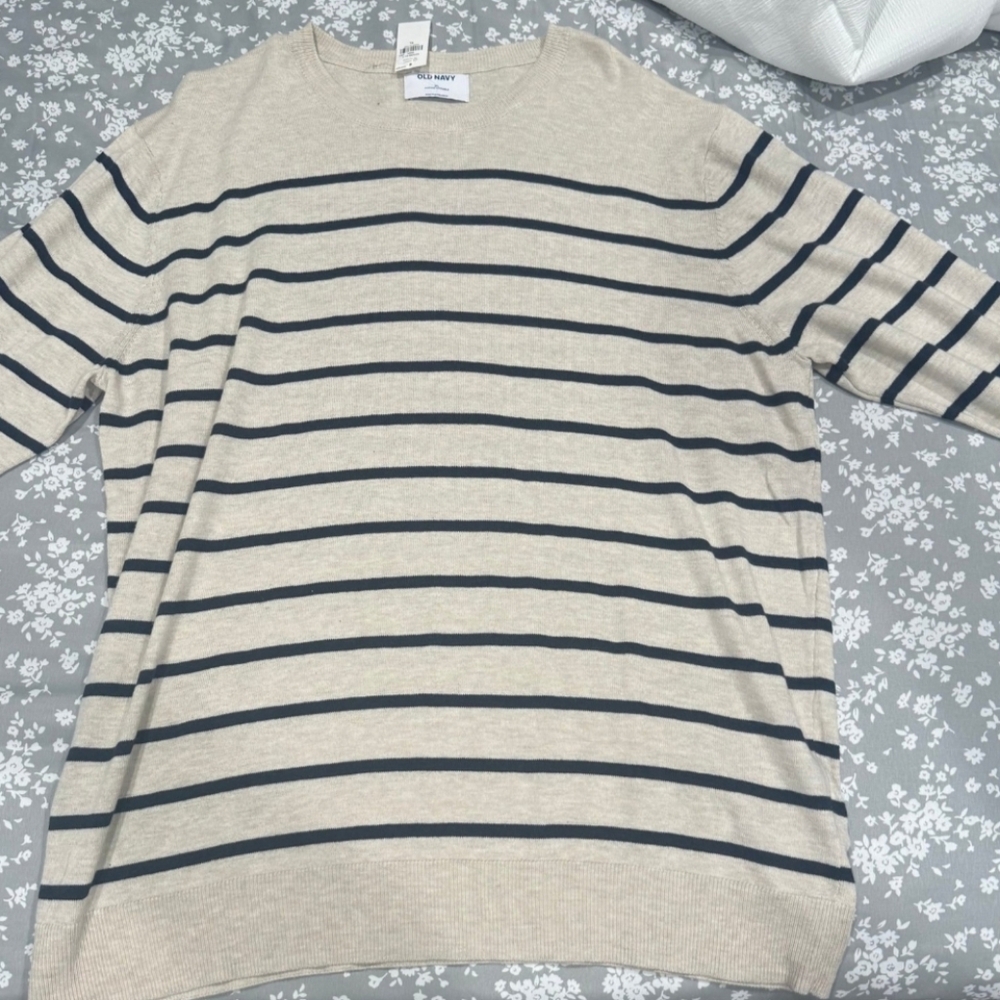 GAP Men’s Stripped Sweater Size XL NEW with Tags